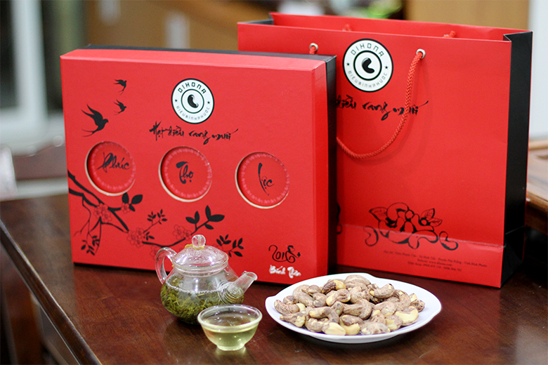 Hộp quà Tết hạt điều rang muối